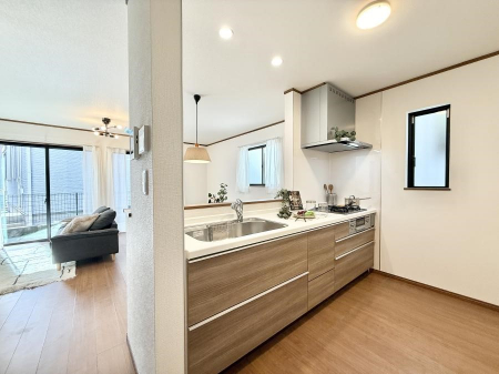 �L�b�`���@�������Ƒ��ƂȂ���A�R�~���j�P�[�V�����̏�