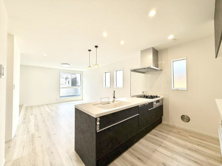 Lb`@ƑƂȂAR~jP[V̏