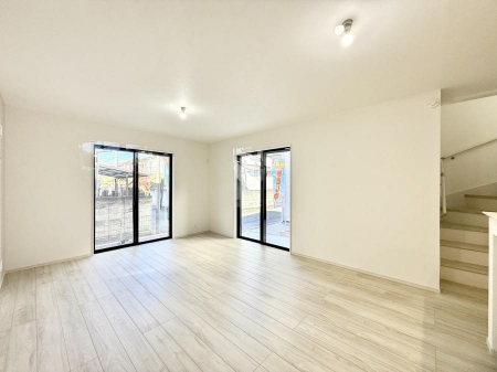 ���r���O�@���������R�Ɖ�b�����܂��A�S�n�悢�ЂƂƂ�