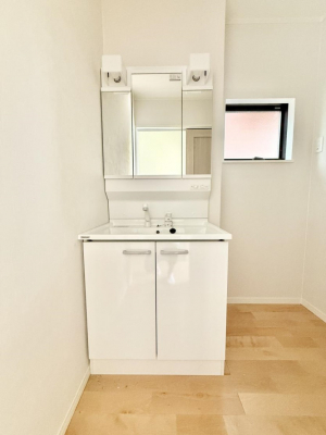 ʑEʏ@邢ʏ͖̎yłႢł