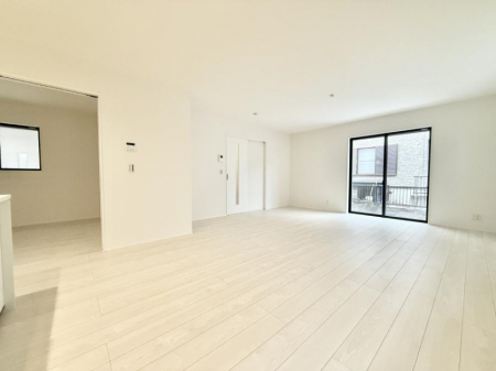 rO@났ƏΊ炪W܂AS܂郊rO