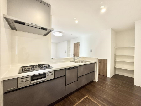 �L�b�`���@�������Ƒ����J��[�߂�A������̂���L�b�`��