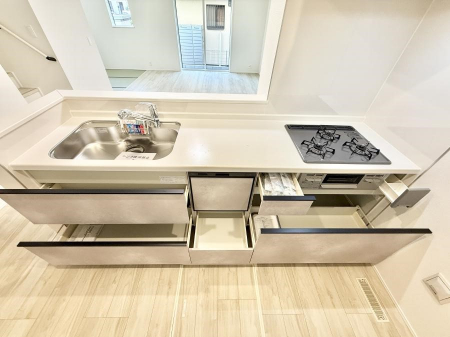 �L�b�`���@�������Ƒ����J��[�߂�A������̂���L�b�`��