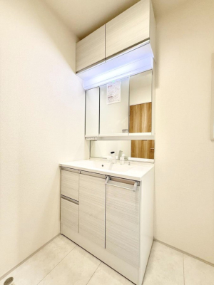 ʑEʏ@邢ʏ͖̎yłႢł