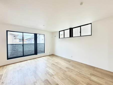 ���r���O�@���������났�ƏΊ炪�W�܂�A�S���܂郊�r���O