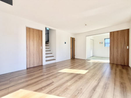 ���r���O�@�����������������Ɠ��ʂɂ���A�e���̋��