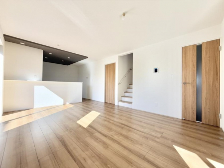 ���r���O�@���������났�ƏΊ炪�W�܂�A�S���܂郊�r���O