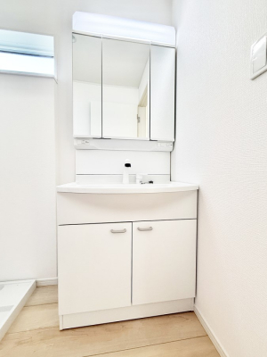 ʑEʏ@邢ʏ͖̎yłႢł