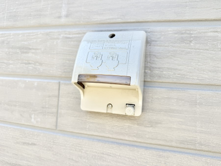 ���̑����ρ@�ݔ������O�ɓd���R���Z���g������΁A�������@�ő���O�ǂ�|������ȂǕ֗��ł��B