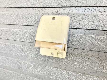 ���̑����ρ@�ݔ������O�ɓd���R���Z���g������΁A�������@�ő���O�ǂ�|������ȂǕ֗��ł��B