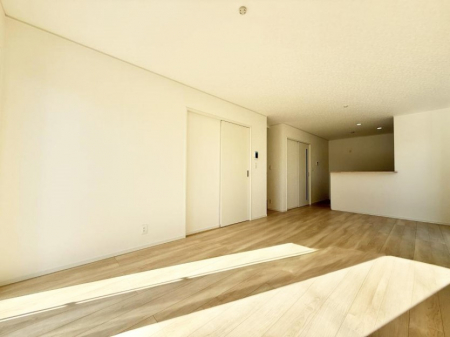 rO@났ƏΊ炪W܂AS܂郊rO