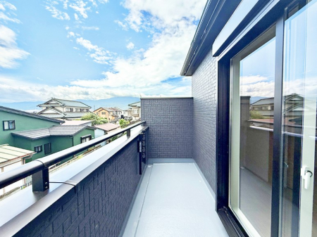 oRj[@ G߂̈ڂ낢JIȋԂł