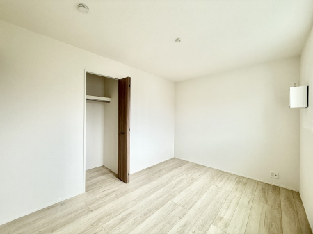 ̑ρ@F̂ŉ₩ȎԂy߂܂