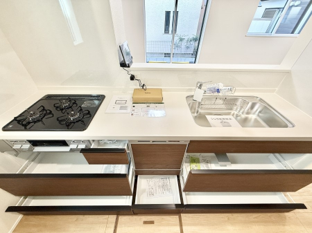 �L�b�`���@�������Ƒ����J��[�߂�A������̂���L�b�`��