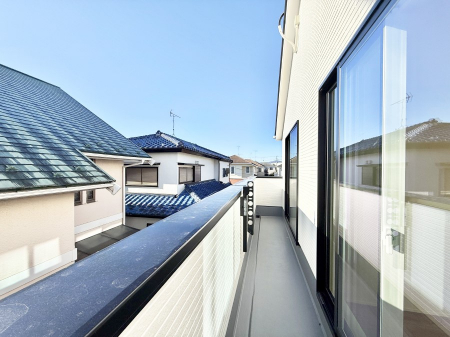 �o���R�j�[�@������ �G�߂̈ڂ낢����������J���I�ȋ�Ԃł�