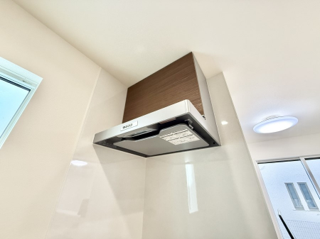 ���̑����ρ@�ݔ����������̏��C����������C��ɗU������A�����I�ɔr�����ł��܂��B