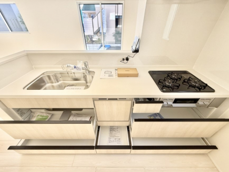 �L�b�`���@�������Ƒ����J��[�߂�A������̂���L�b�`��