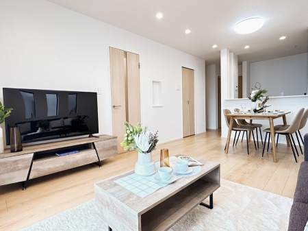 ���r���O�@���������났�ƏΊ炪�W�܂�A�S���܂郊�r���O