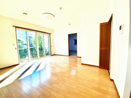 ���r���O�@���������R�Ɖ�b�����܂��A�S�n�悢�ЂƂƂ�