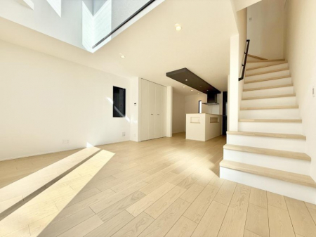 ���r���O�@���������났�ƏΊ炪�W�܂�A�S���܂郊�r���O