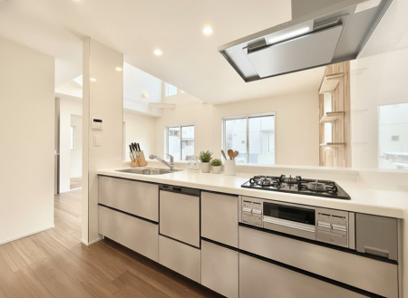 �L�b�`���@�������g���₷���ƃf�U�C�����Z�������A���K�ȃL�b�`�����Ƌ�̓C���[�W�ł�