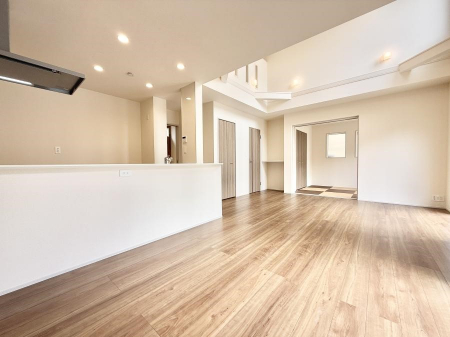 ���r���O�@���������R�Ɖ�b�����܂��A�S�n�悢�ЂƂƂ�