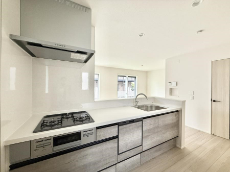 �L�b�`���@�������Ƒ����J��[�߂�A������̂���L�b�`��