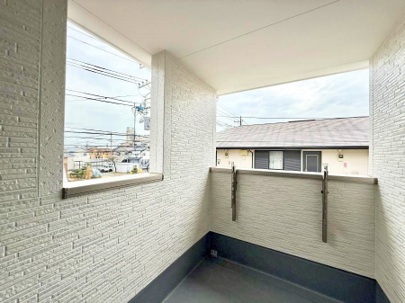 �o���R�j�[�@������ �G�߂̈ڂ낢����������J���I�ȋ�Ԃł�