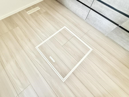 ���̑����ρ@�ݔ����B�ꂽ���[�X�y�[�X�ŉƑS�̂��X�b�L��