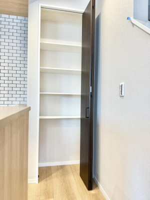 ���[�@�������L�b�`���ɂ͐H�i�����ɂƂĂ��֗��ȃp���g���[����