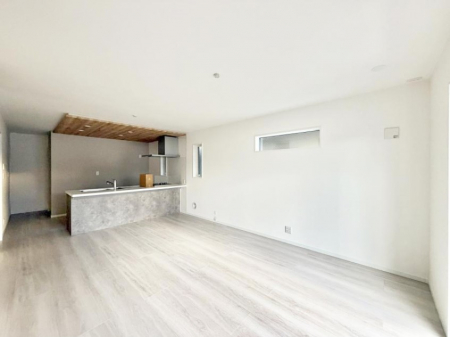 ���r���O�@���������R�Ɖ�b�����܂��A�S�n�悢�ЂƂƂ�