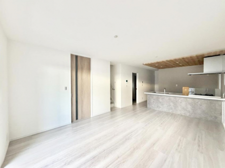 ���r���O�@���������났�ƏΊ炪�W�܂�A�S���܂郊�r���O