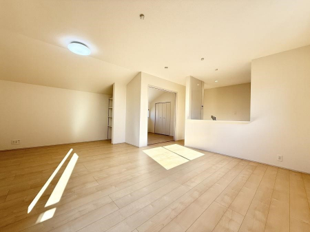 ���r���O�@���������났�ƏΊ炪�W�܂�A�S���܂郊�r���O