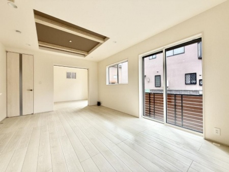 rO@났ƏΊ炪W܂AS܂郊rO