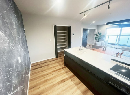 �L�b�`���@�������Ƒ����J��[�߂�A������̂���L�b�`��