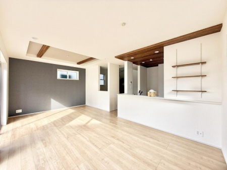 ���r���O�@���������났�ƏΊ炪�W�܂�A�S���܂郊�r���O