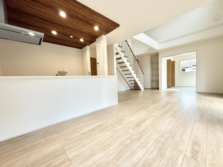 ���r���O�@���������R�Ɖ�b�����܂��A�S�n�悢�ЂƂƂ�