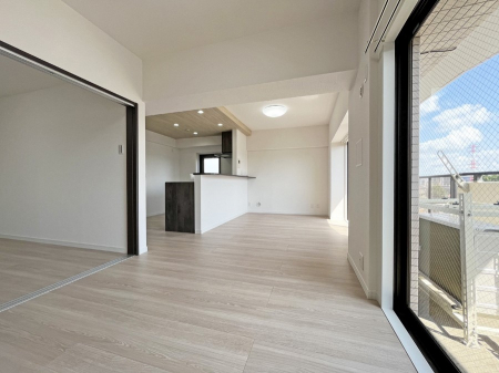 rO@났ƏΊ炪W܂AS܂郊rO