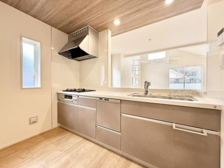 �L�b�`���@���������y���݂ƐH�ׂ�K����͂���L�b�`��