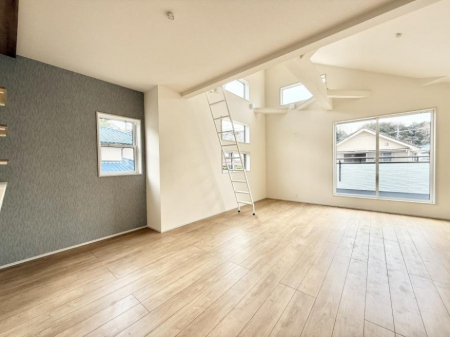 ���r���O�@���������R�Ɖ�b�����܂��A�S�n�悢�ЂƂƂ�