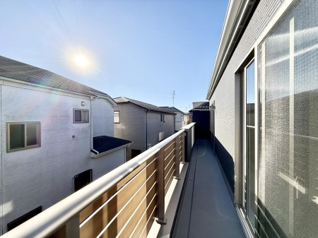 �o���R�j�[�@������ �G�߂̈ڂ낢����������J���I�ȋ�Ԃł�