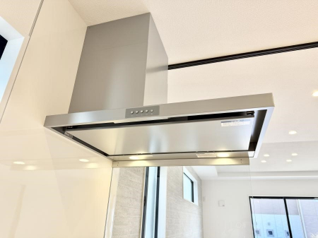 ���̑����ρ@�ݔ����������̏��C����������C��ɗU������A�����I�ɔr�����ł��܂��B