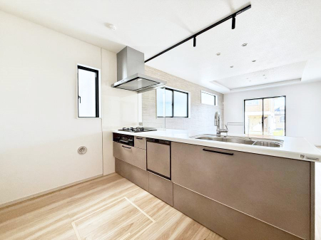 �L�b�`���@�������Ƒ��ƂȂ���A�R�~���j�P�[�V�����̏�