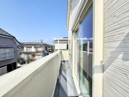 �o���R�j�[�@������ �G�߂̈ڂ낢����������J���I�ȋ�Ԃł�