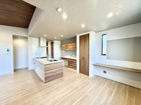 ���r���O�@���������R�Ɖ�b�����܂��A�S�n�悢�ЂƂƂ�