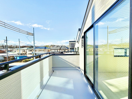 �o���R�j�[�@������ �G�߂̈ڂ낢����������J���I�ȋ�Ԃł�