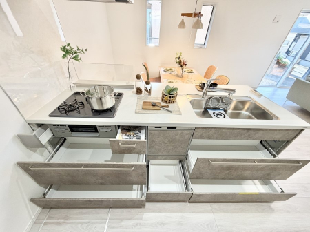 �L�b�`���@�������Ƒ����J��[�߂�A������̂���L�b�`��