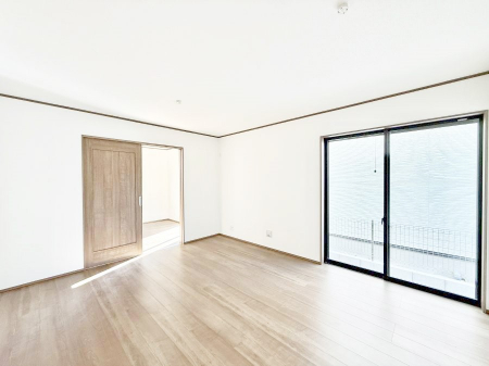 ���r���O�@���������S�n�̂����A���z�̃��r���O