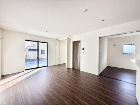 rO@났ƏΊ炪W܂AS܂郊rO