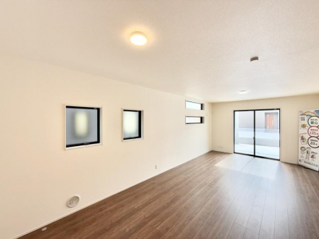 rO@났ƏΊ炪W܂AS܂郊rO